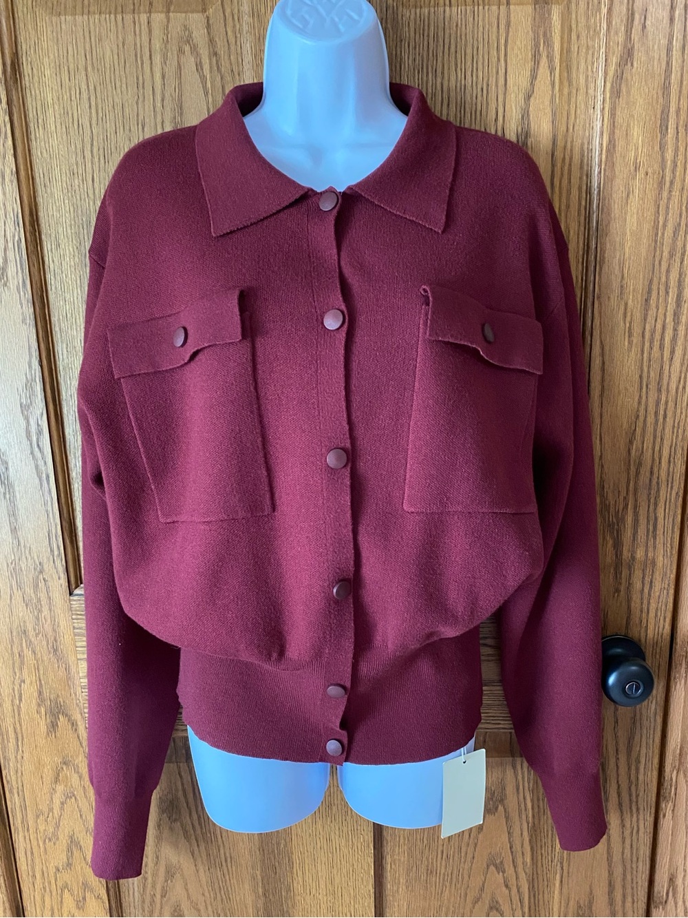 NWT HALARA Burgundy Button-Front Pocket Cardigan. Size Medium